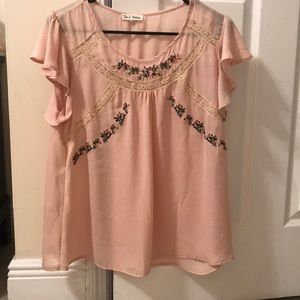 Adorable babydoll shirt!